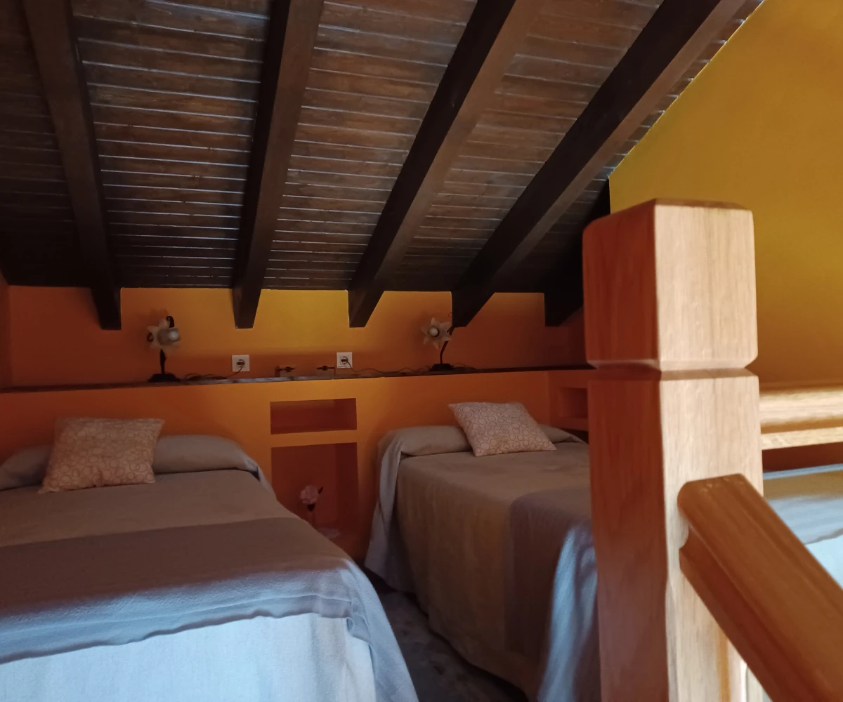 la pomarada del mar casa rural en asturias el nisperu habitacion